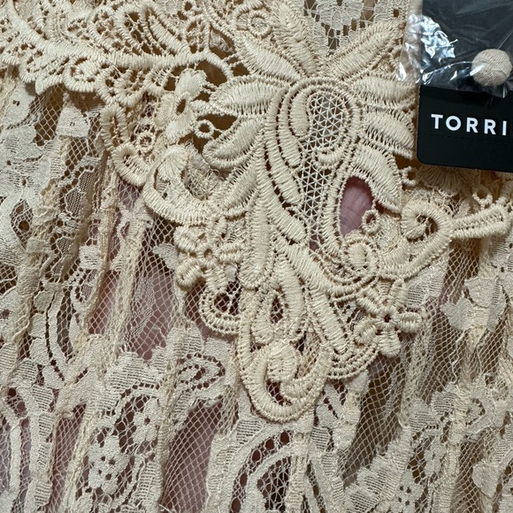 NWT Torrid tan lace long sleeve top - Picture 6 of 7